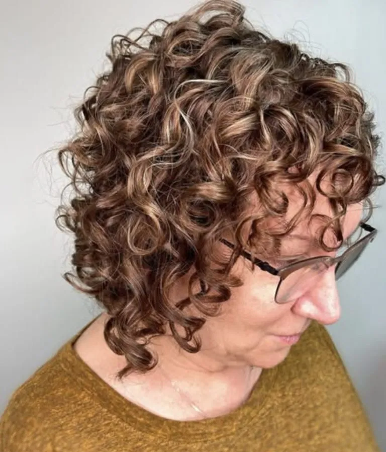 Hairstyles for glasses wearers 18