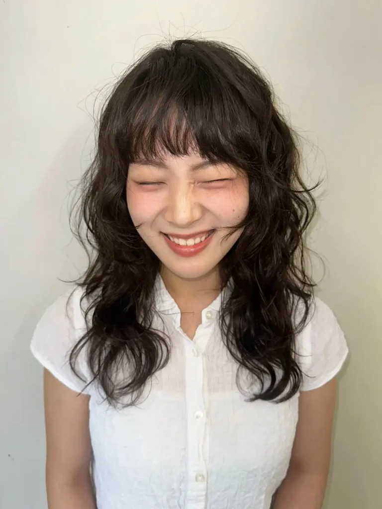 Long Japan curly hair with flowing ringlets — gorgeous long curly Japanese hairstyle