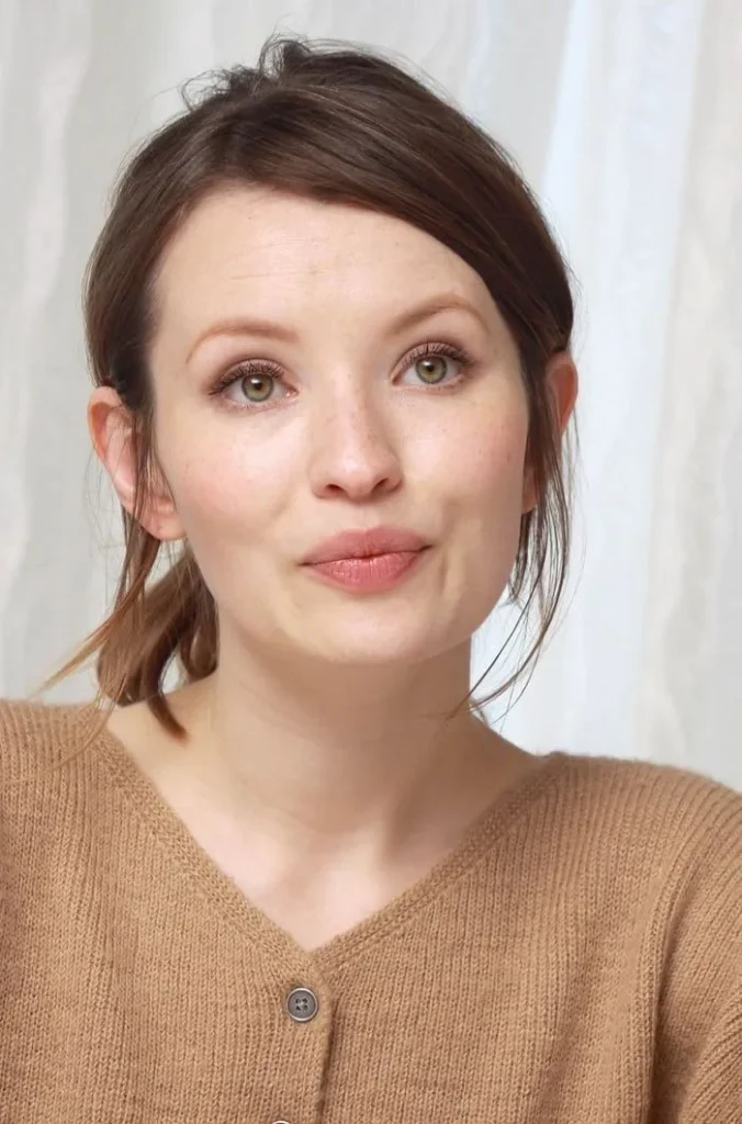 soft autumn hair color shade idea 2